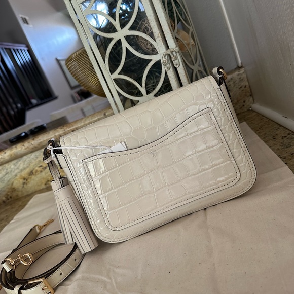 New Tory Burch THEA EMBOSSED FLAP CROSSBODYnew cream color - Picture 3 of 8